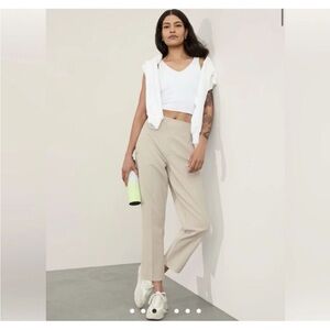 Athleta Endless High Rise Cargo Pant - Abalone Beige Size 6